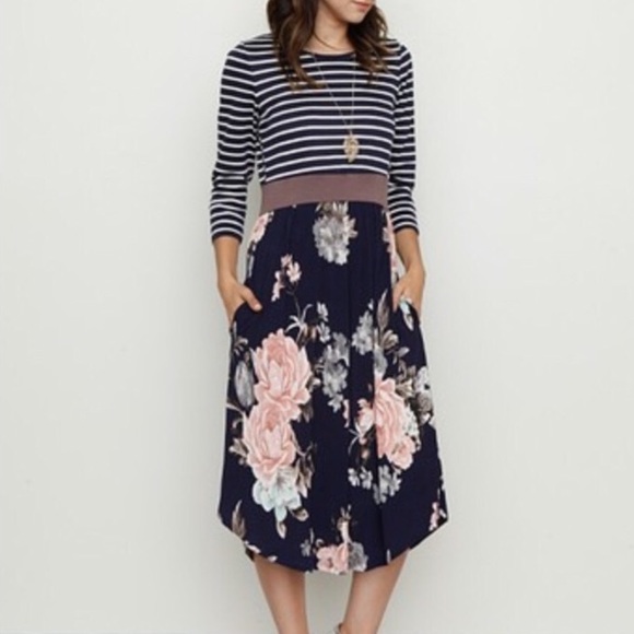 Eloges Dresses & Skirts - Eloges Floral Skirt Midi Dress